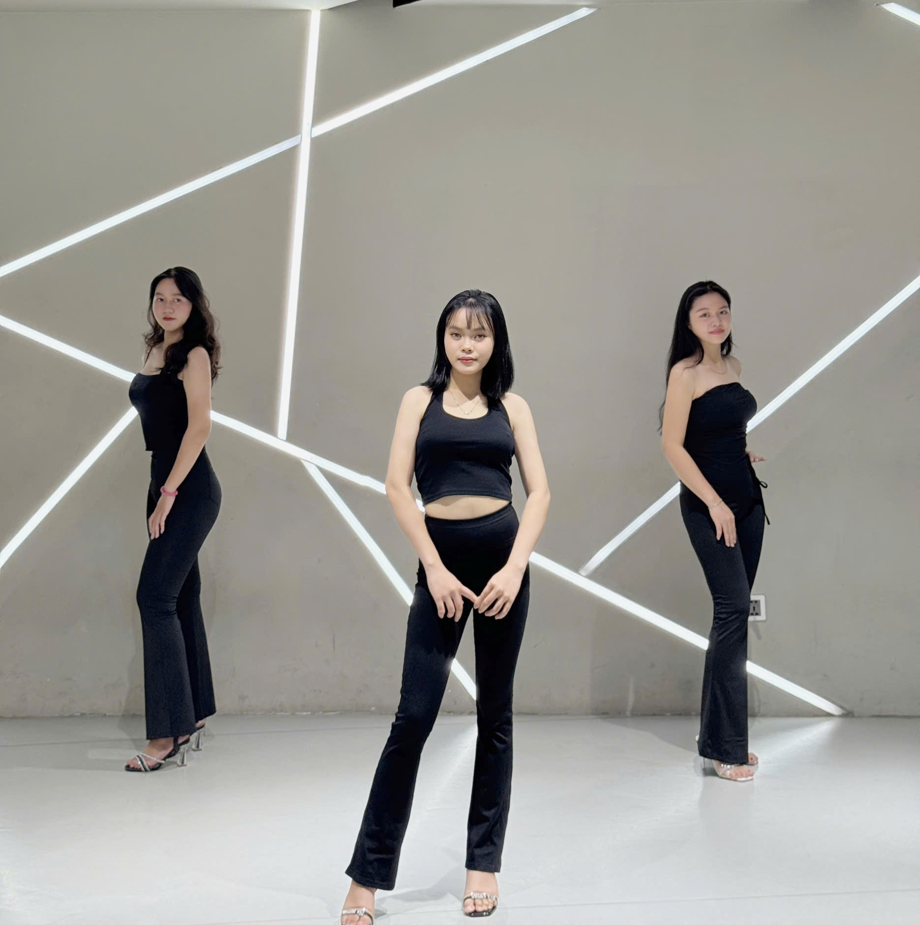Học viên tập CATWALK